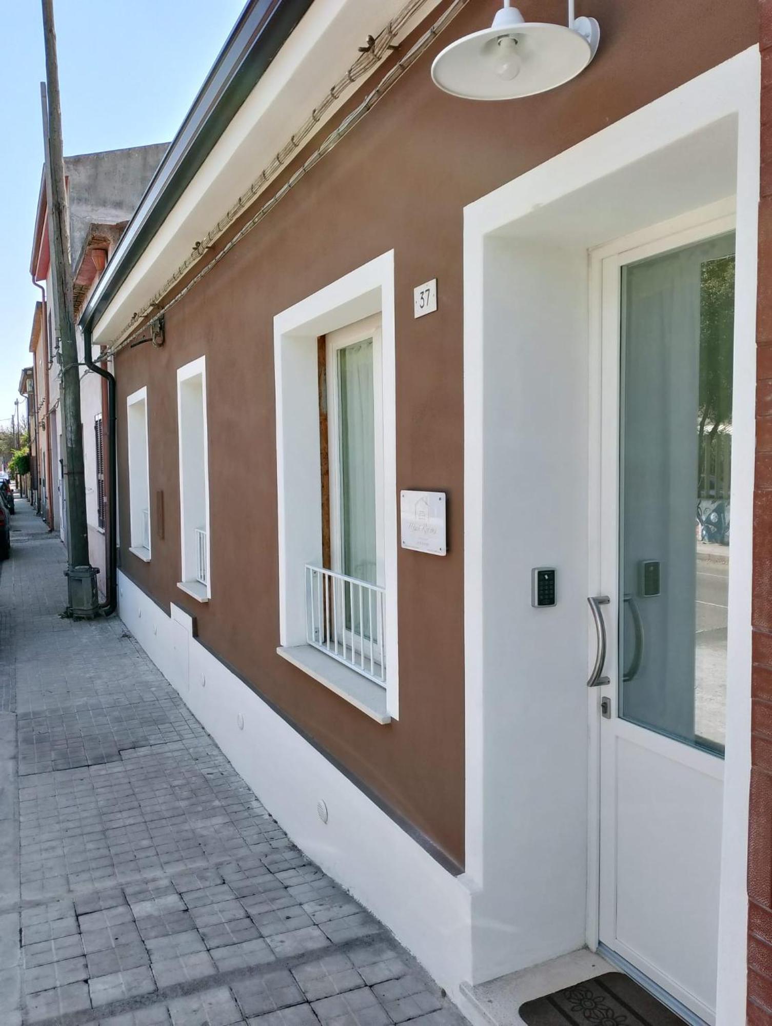 Mavi Rooms San Gavino Monreale Eksteriør bilde